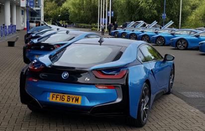 Najlepšie pracovné bonusy? 19 superšportových BMW i8 ako darček!