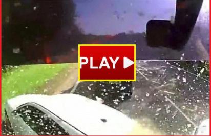 Video: Desivá zrážka nákladiaku so 4 vozidlami! 