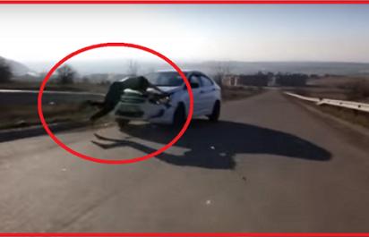 Video: Desivá zrážka skateboardistu s autom pri vysokej rýchlosti!