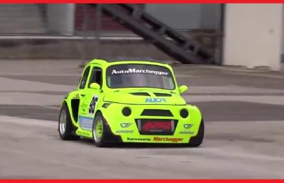 Video: Brutálny Fiat 500 s motorom z motocykla BMW!