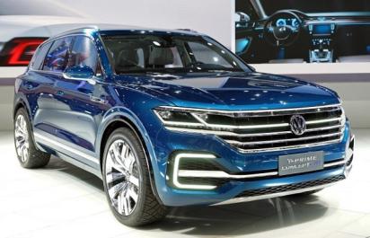Nový Volkswagen Touareg: Unikli fotografie bez maskovania!