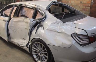 BMW 7 na totálku opravené ako nové!