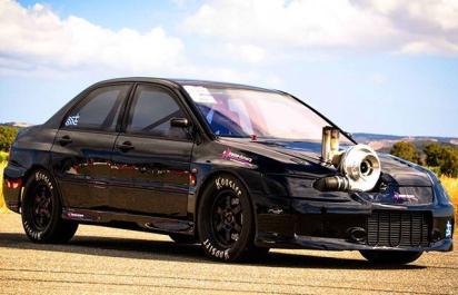 Video: Nový svetový rekord 1 700-koňovej Mitsubishi Evo beštie! 