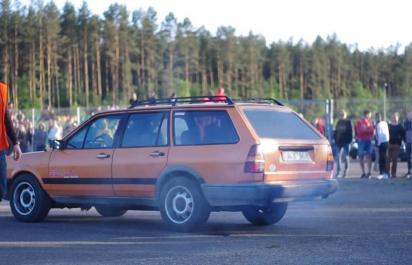 VIDEO: Passat 1,9 TDI porazil Ferrari 458 Italia! 