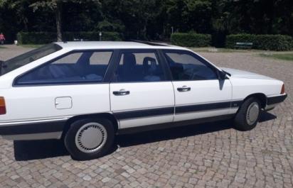 Muž má 32 rokov 1 auto. Má za sebou 4 totálky!