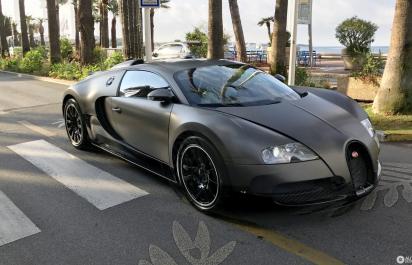 VIDEO: výmena oleja v Bugatti Veyron stojí 18 000€! Takto to vyzerá.   