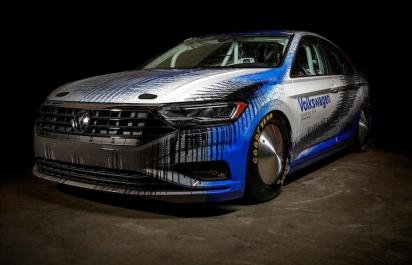 Tento VW Jetta dá 335 km/h! 