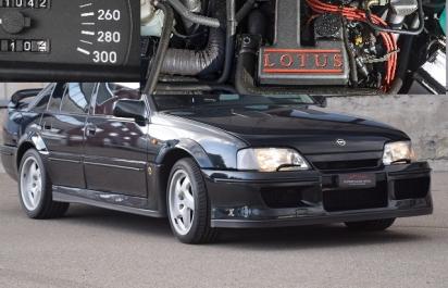 Top auto zlodejov: Maximálka 300 km/h, top stav, nájazd len 21 000 km!