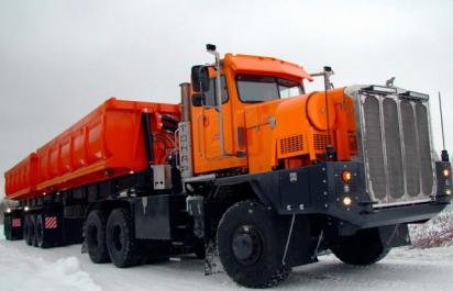 Terénne monštrum z Ruska: Odvezie 127 ton nákladu, meria 28 m!