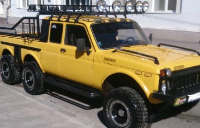 Mercedes G 63 AMG 6x6 lacno? Lada Niva rarita za 6 645 eur!