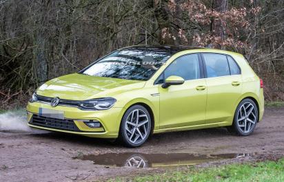FOTO: VW Golf VIII bez maskovania, takto bude vyzerať!