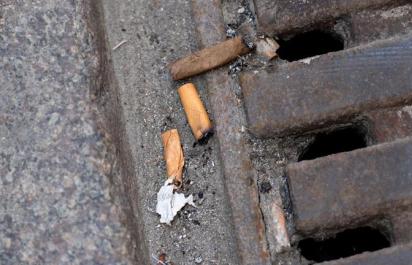 Za vyhodenie ohorku z okna pokuta 250€ ! V ktorej krajine?