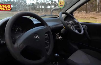 VIDEO: 1 auto, 2 volanty. Čo je to za šialenstvo?
