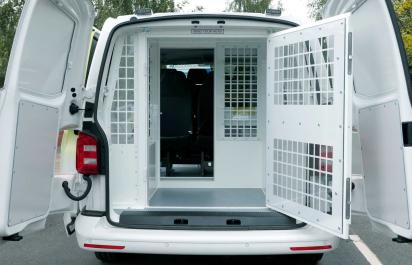 Takto vyzerá väzenie na kolesách od VW! VW Prisoner Van!