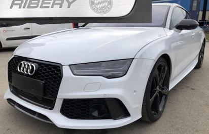 560 koní, nájazd 9 800 km: Audi RS7 Francka Ribéryho na predaj v ČR! 