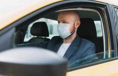 Predaj áut mimo uzavretých prevádzok je oficiálne povolený