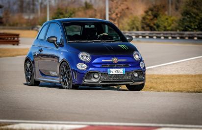 Abarth ukázal špeciálnu sériu 595 s Yamahou