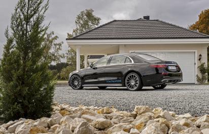 Mercedes-Benz Triedy S plug-in hybrid dá na nabitie až 100 kilometrov