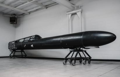 Predalo sa najrýchlejšie benzínové auto sveta s maximálkou 668 km/h!