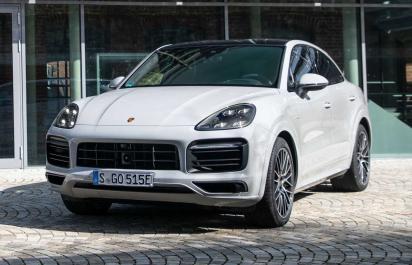 Porsche Cayenne e-Hybrid dostane väčšie baterky, predĺžia elektrický dojazd