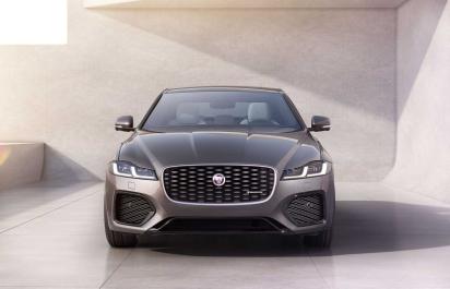 Jaguar XF zásadne zmenil interiér