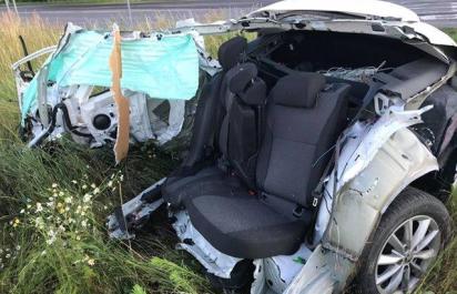 Nehoda Škody Octavia: roztrhlo ju na 2 polovice!