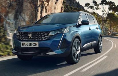 Peugeot 5008 má nový vzhľad, hybrid mu nehrozí