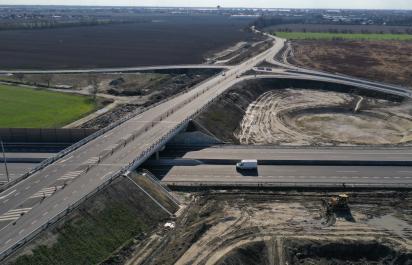 Vodiči sa môžu tešiť, v nedelu otvoria rýchlostnú cestu R7 a časť diaľnice D4