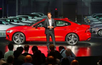 Volvo začína montovať do všetkých áut obmedzovače rýchlosti!
