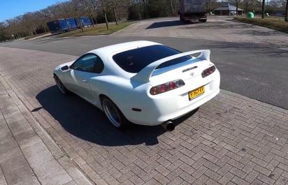 VIDEO: 20 ročná Toyota dostala 1 239 koní!