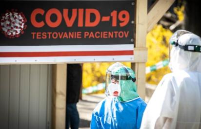 Vláda otvorí od pondelka niektoré obchody, avšak za prísnych podmienok