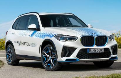 BMW sa vybralo na vodíkovú cestu s iX5 Hydrogen