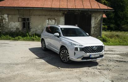 Test: Hyundai Santa Fe Hybrid – Schovaný veľký pokrok