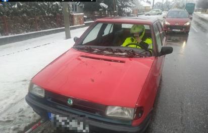 Policajti zastavili Feliciu bez motora, svetiel a čelného skla: Vodič mal prilbu 