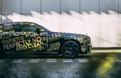 Rolls-Royce bude pokračovať v elektrickom vývoji sériovým modelom