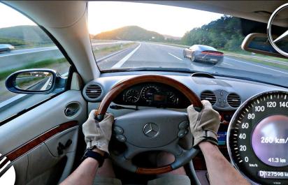 Video: Takmer 20-ročný Mercedes dá 260 km/h!