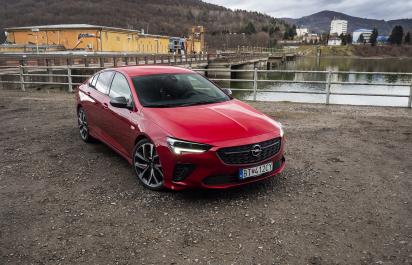 Test: Opel Insignia GSi – Manažér nemusí mať len Passat