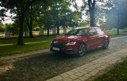 Škoda Octavia RS s benzínom je výborným daily a športovým autom zároveň