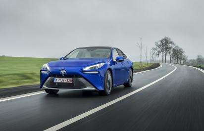 Toyota Mirai je na Slovensku a stojí od 62 990 eur