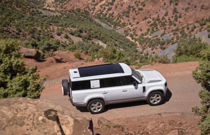Najväčší Defender je tu. Land Rover predstavil verziu 130
