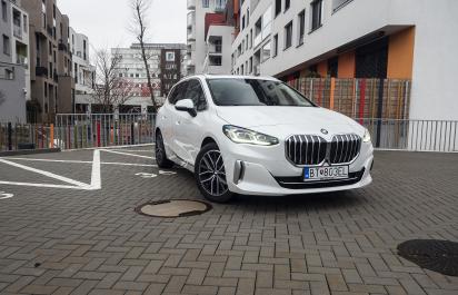 Prvá jazda: BMW 218d Active Tourer – Rodina v prémiovom