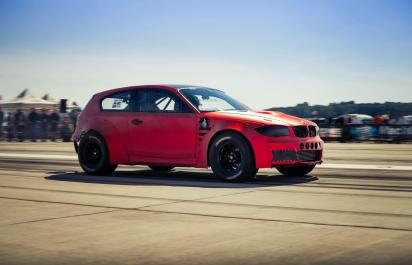 VIDEO: BMW 1 s výkonom 1 020 koní!
