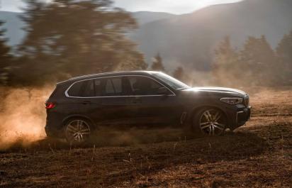 BMW predĺžilo X5, Long bude iba pre Číňanov