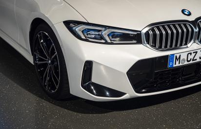 BMW inovovalo Trojku, skúsili sme 320d Touring xDrive