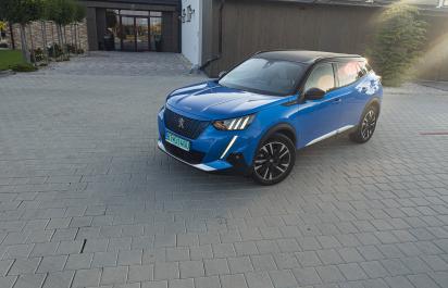 Peugeot e-2008 GT: Elektromobilita každodenná