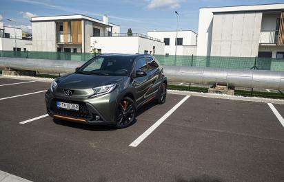 Toyota Aygo X je stvorená do mesta, ale medzigeneračne je väčšia