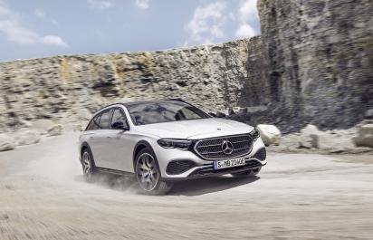 Mercedes triedy E vyrukoval s najlepšou verziou, nie je to AMG