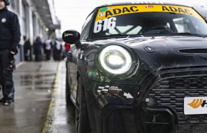 MINI ukázalo nový znak pre John Cooper Works