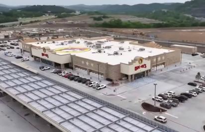 Najväčšia čerpacia stanica: naraz tu natankuje 120 áut!