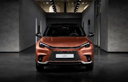 Lexus expanduje smerom dole, ukázal nový crossover LBX